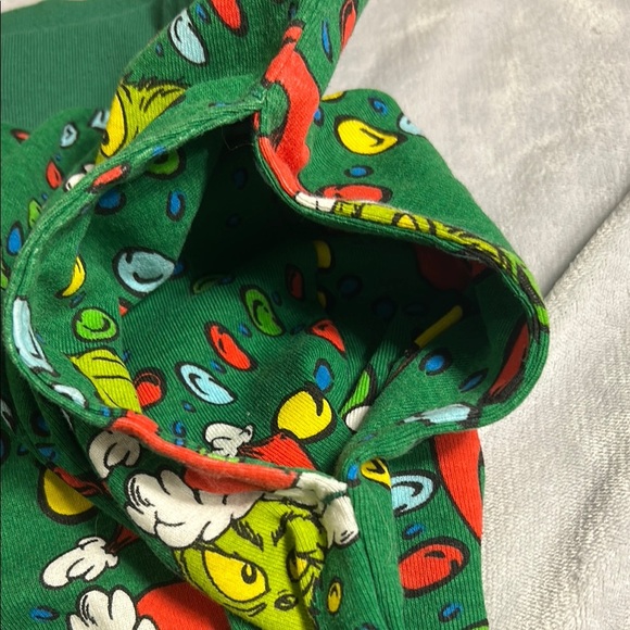 Dr. Seuss Grinch Men’s XL Pajama Set Green and Red - Picture 9 of 10